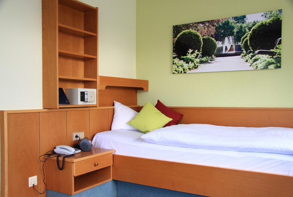 Hotel Garni Vier Jahreszeiten Bad Fussing Bagian luar foto