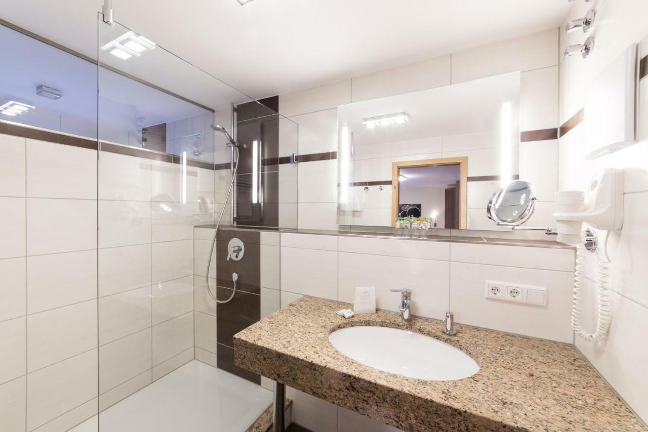 Hotel Garni Vier Jahreszeiten Bad Fussing Bagian luar foto
